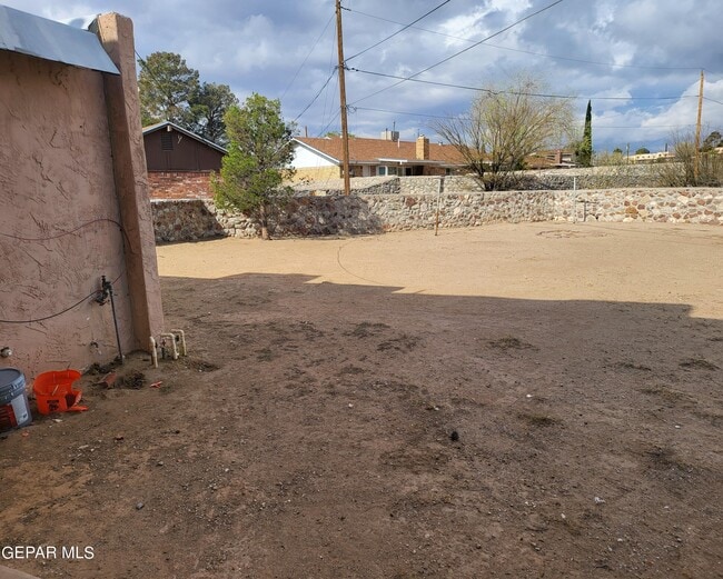 Building Photo - 6416 Pizarro St