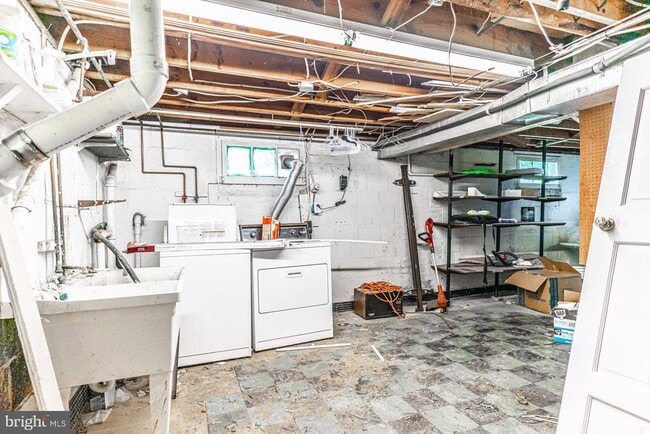 Building Photo - 2759 W George Mason Rd