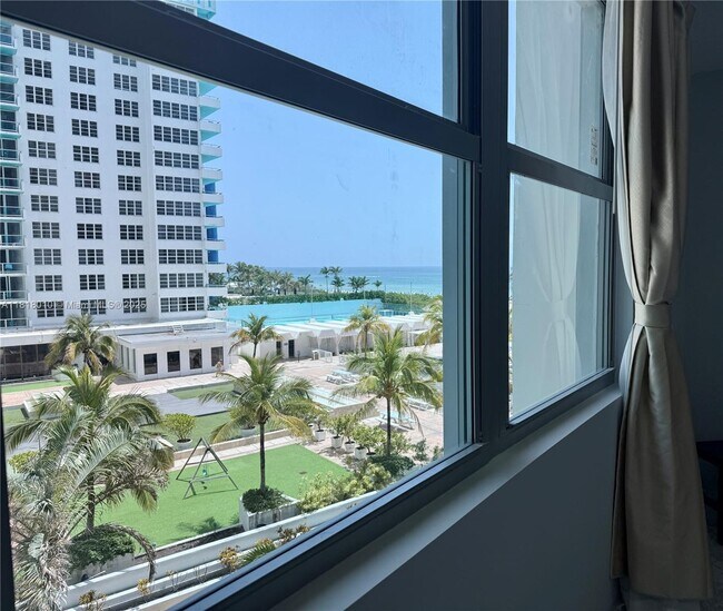 Building Photo - 5055 Collins Ave