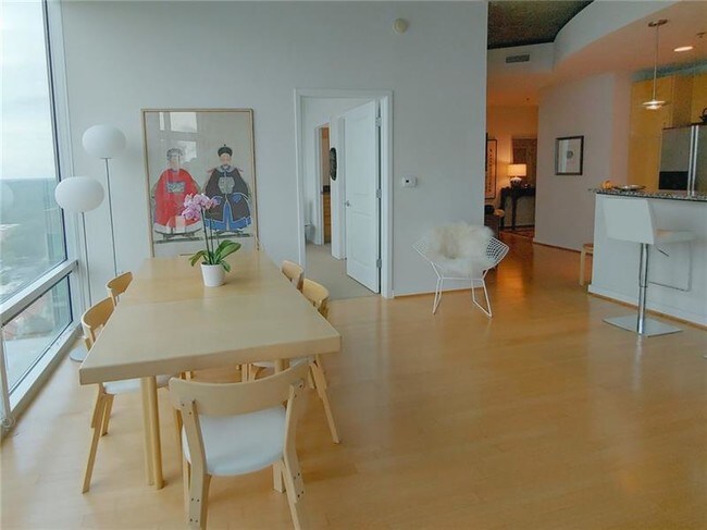 Building Photo - 943 Peachtree St NE