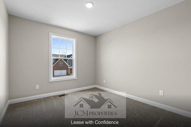 Building Photo - 905 Camden Ct