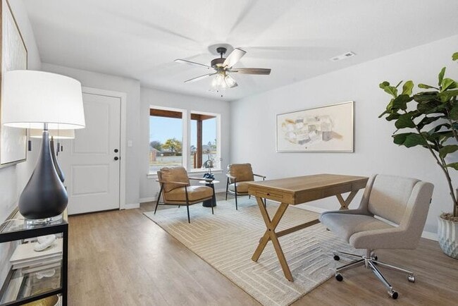 Building Photo - All Appliances Included! Lawn Care Included! Fully Remodeled 2/1/1 Broken Arrow!