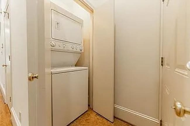Building Photo - Beautiful 3bd 3bath home!