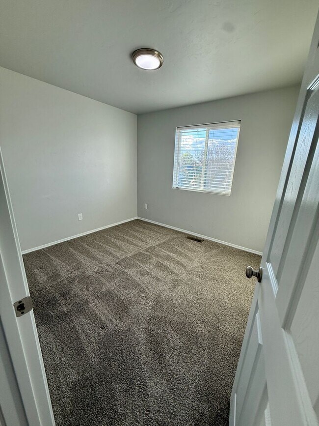 Building Photo - 3-bedroom home in Caldwell, ID