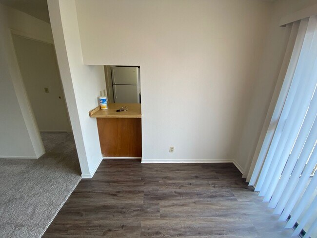 Building Photo - 2 Bed / 1 Bath (South Atascadero)