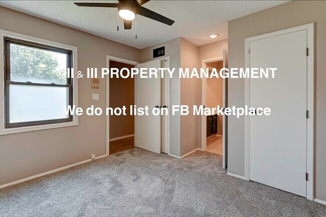Building Photo - 537 NW Valleybrook Rd