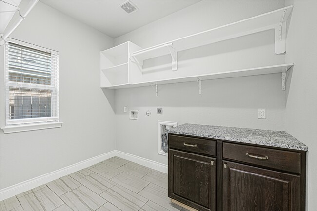 Building Photo - 3430 Golden Cypress Ln