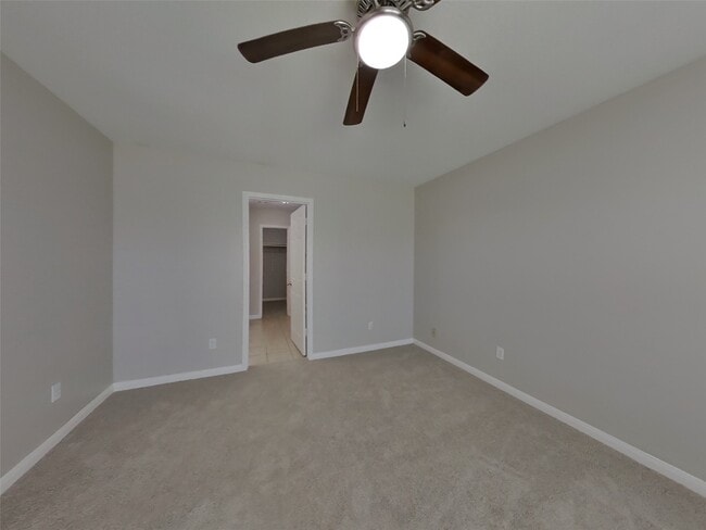 Building Photo - 815 Marigold Rd