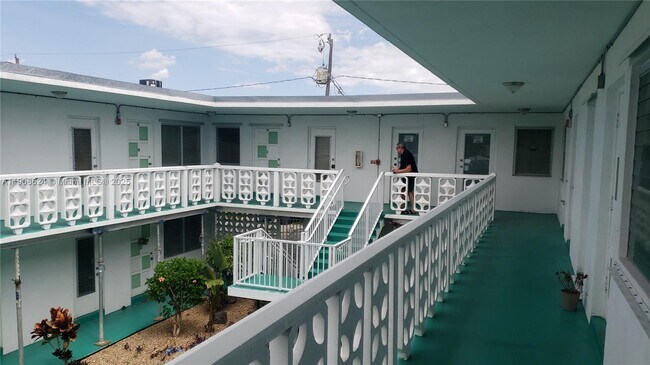 Building Photo - 1715 Wiley St