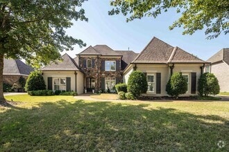 Building Photo - Luxurious home in Collierville with an ing...
