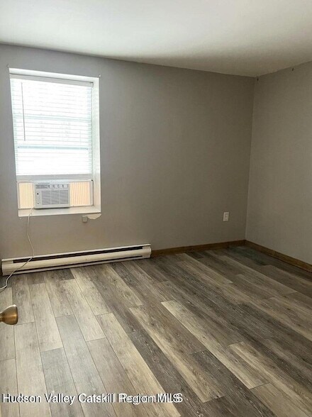 Building Photo - 143 Vedder Rd