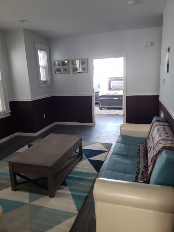 Building Photo - 142 Mapes Ave