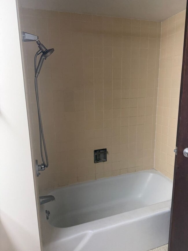 Building Photo - Makaha Valley Towers