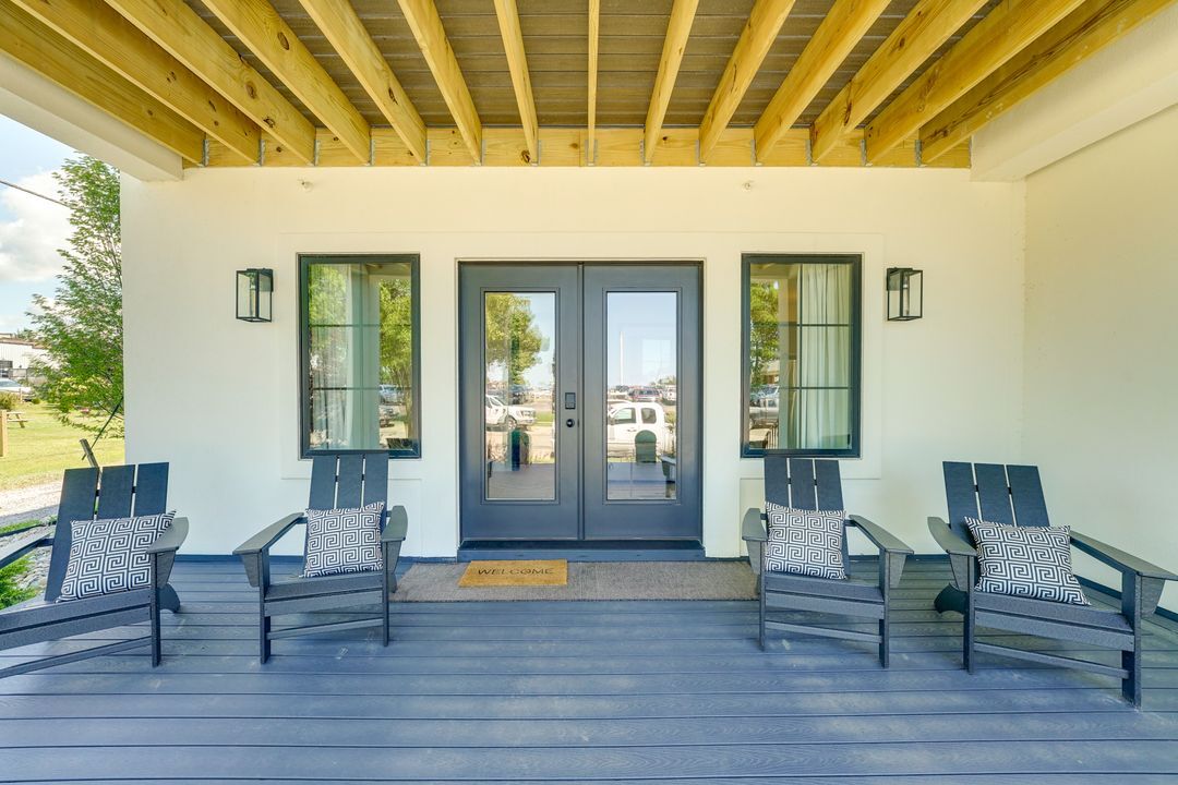 Front porch - 411 S Rath Ave