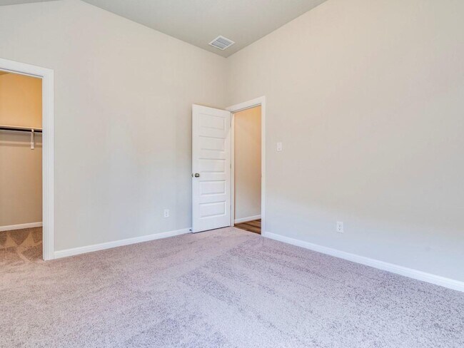 Building Photo - 270 Rimrock Ct
