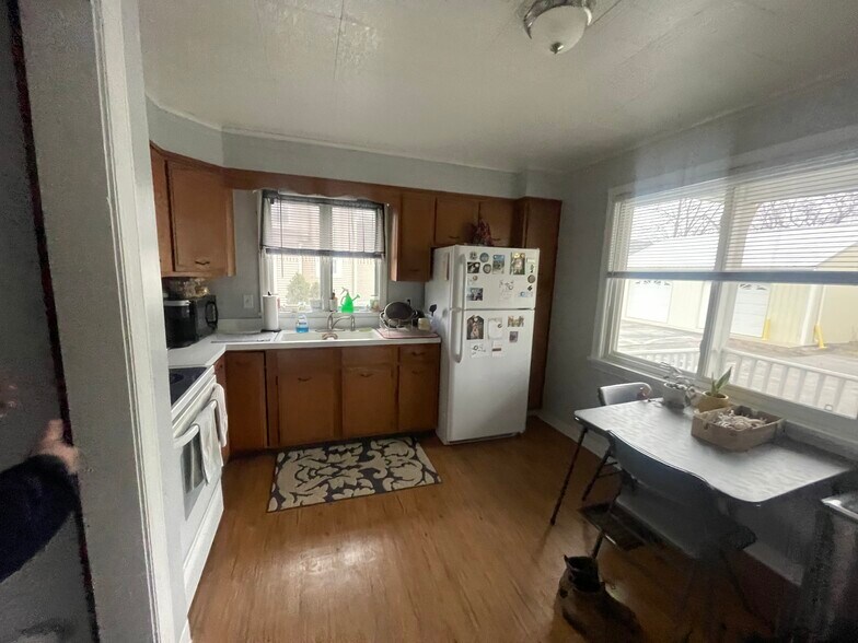 Building Photo - 22 West Ave