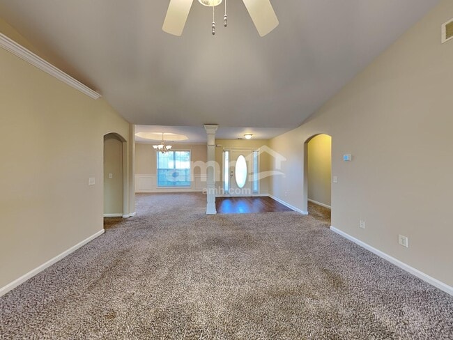 Building Photo - 521 San Dra Way