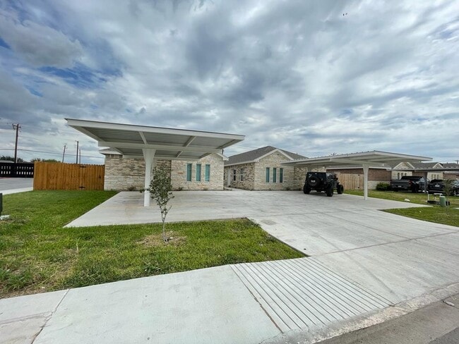 Building Photo - 1602 W Greenwich St