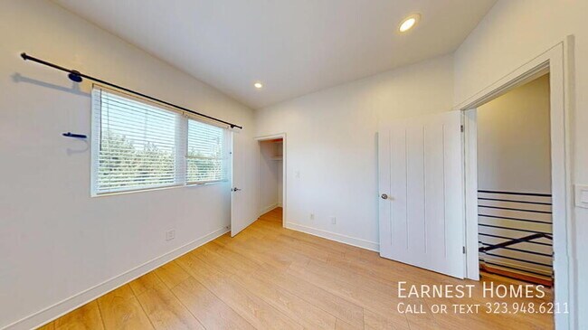 Building Photo - 147 1/2 Roselake Avenue-