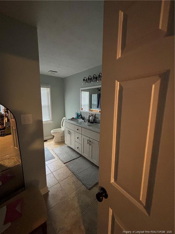 Building Photo - 6092 Iverleigh Cir
