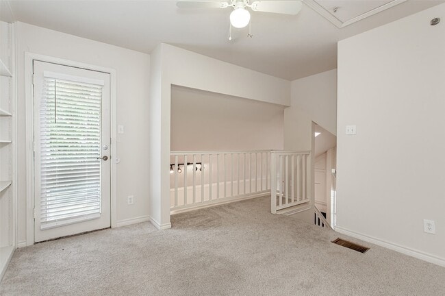 Building Photo - 1502 Villars St