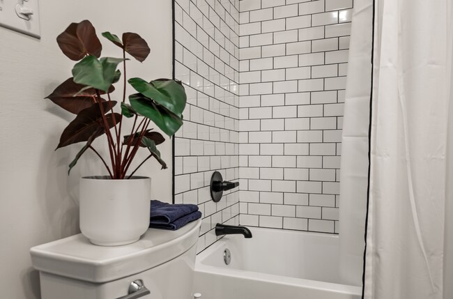 Building Photo - 8 Grove St