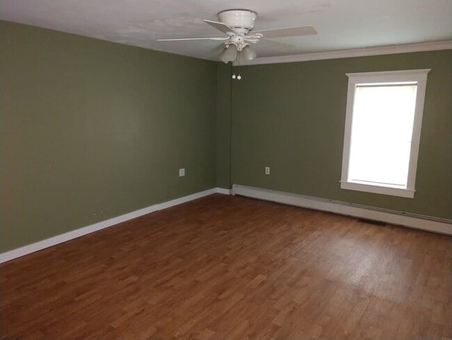 Building Photo - 58 Burnham St