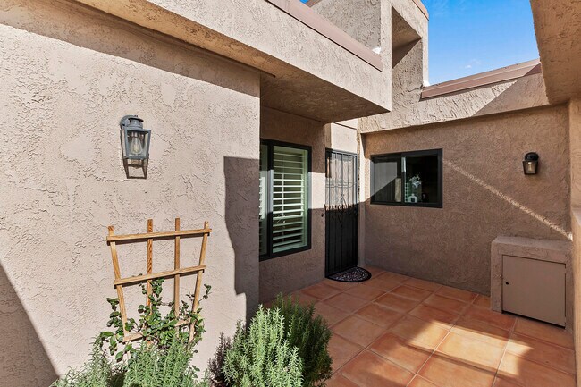 Building Photo - 48624 Moon Terrace Ln