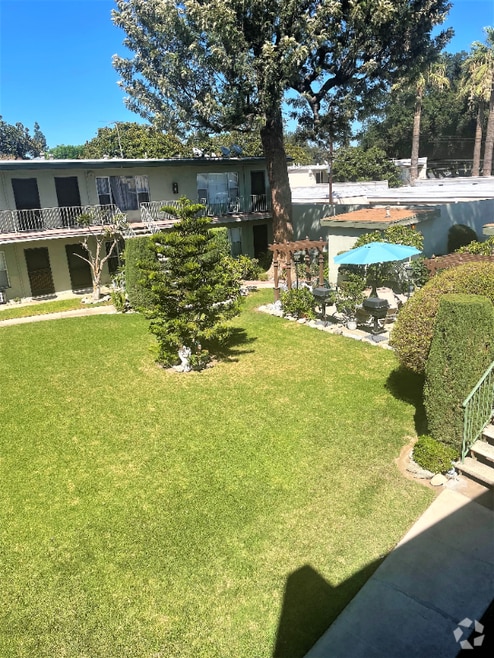 Building Photo - 146 S Princeton Ave