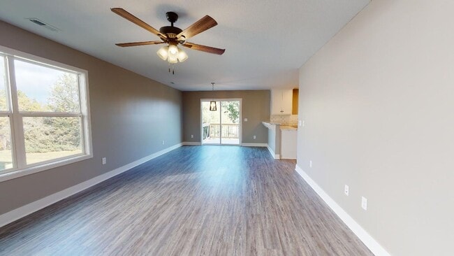 Building Photo - 3 bed 2 bath in Savannah schools close to I-29