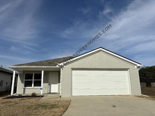 Building Photo - 224 Bradford Circle - Available Now!
