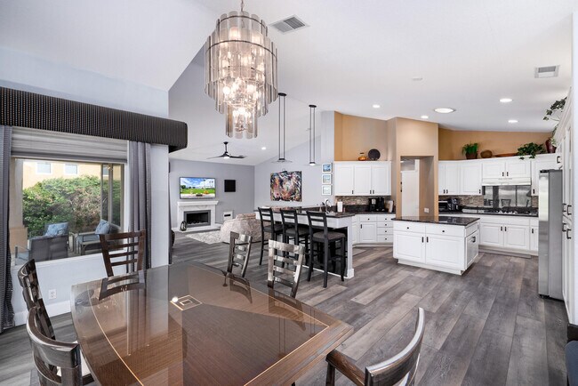 Building Photo - 29581 W Laguna Dr