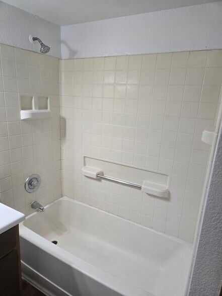 Building Photo - 4659 Krissylouise Way