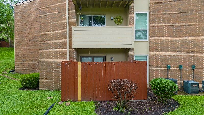 Building Photo - 515 Basswood Ave