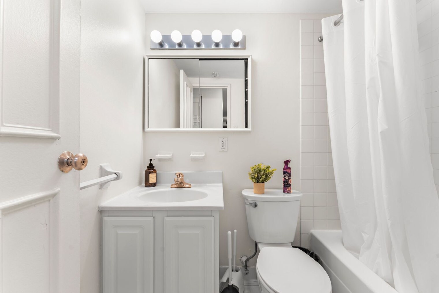 Building Photo - 175 Freeman St