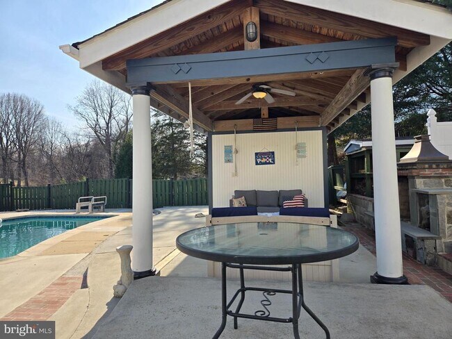 Building Photo - 3300 Mt Airy Ct