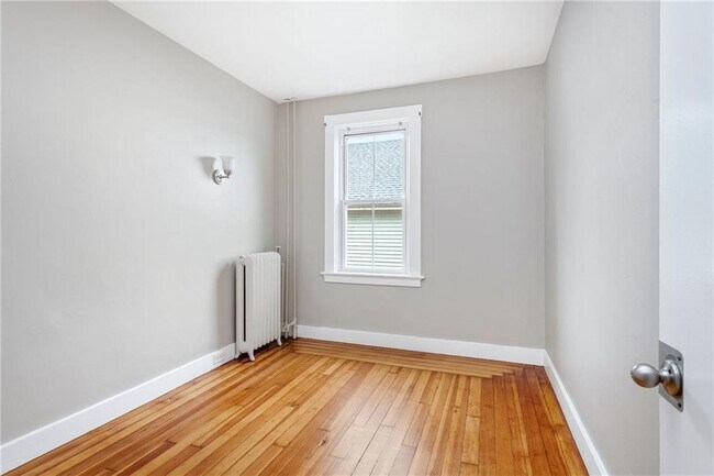 Building Photo - 427 Spring St