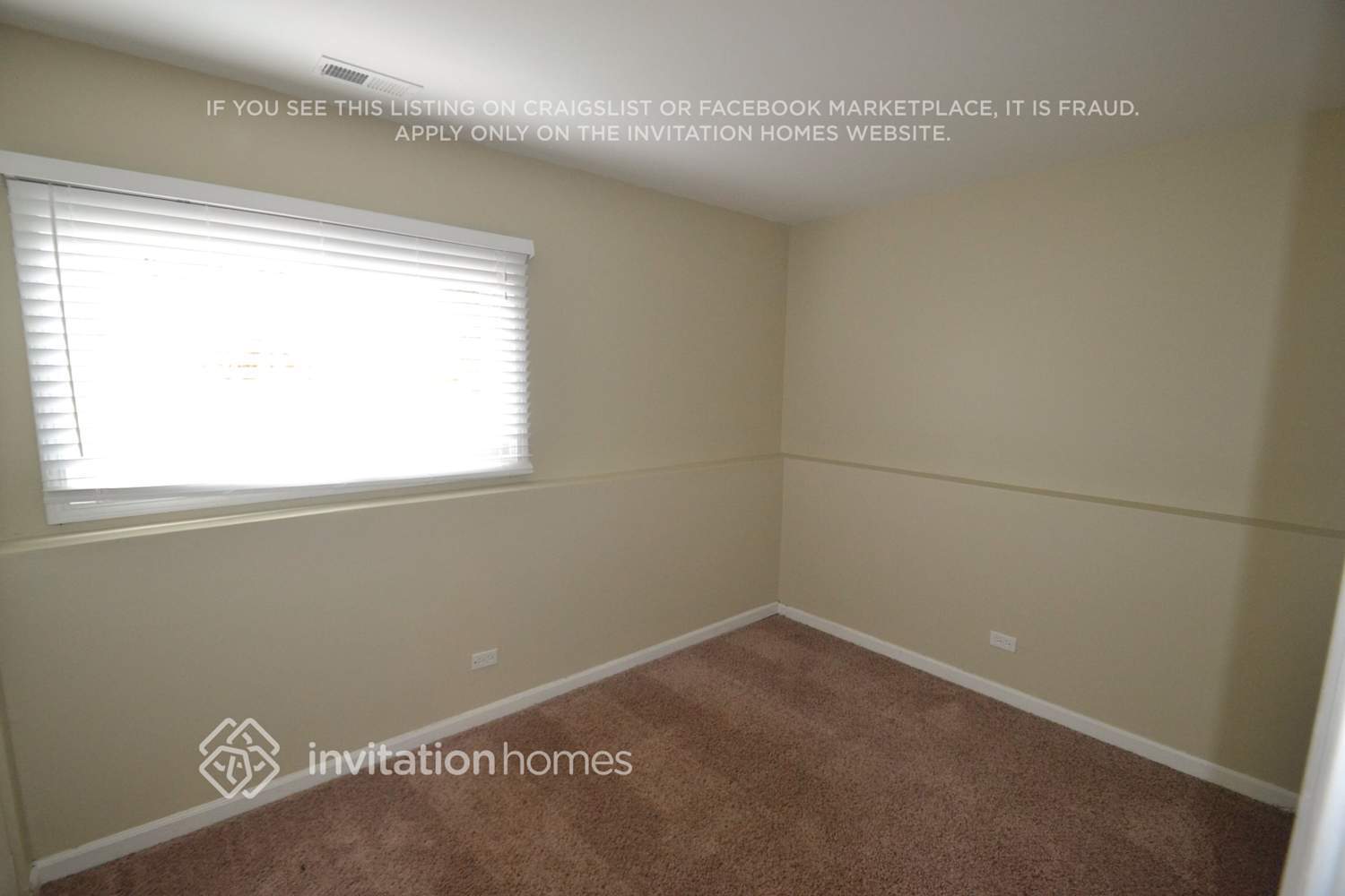 Building Photo - 30W078 Maplewood Dr