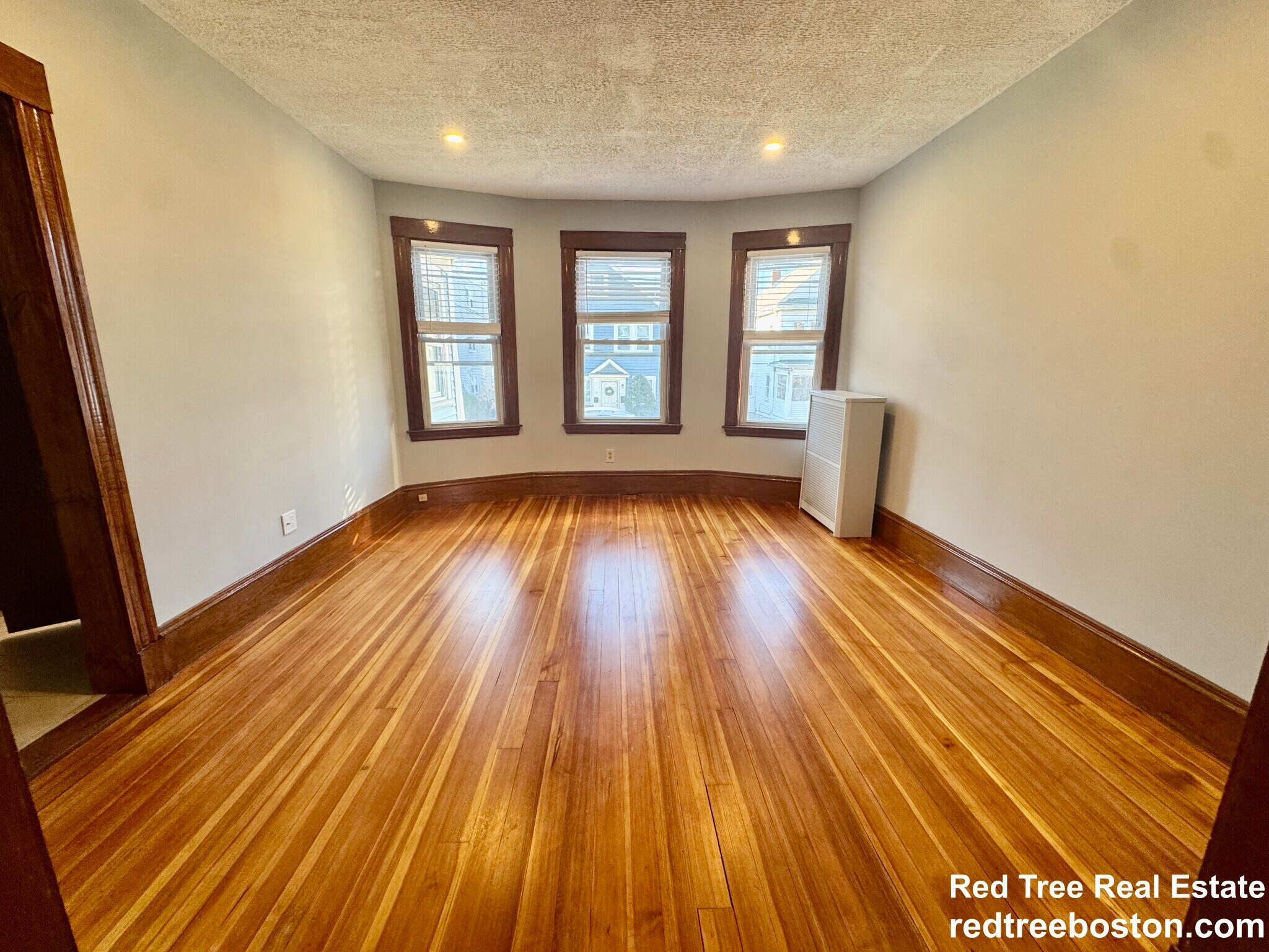 Building Photo - 69 Turner St