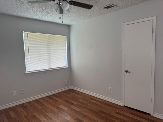 Building Photo - 10622 Golden Quail Dr