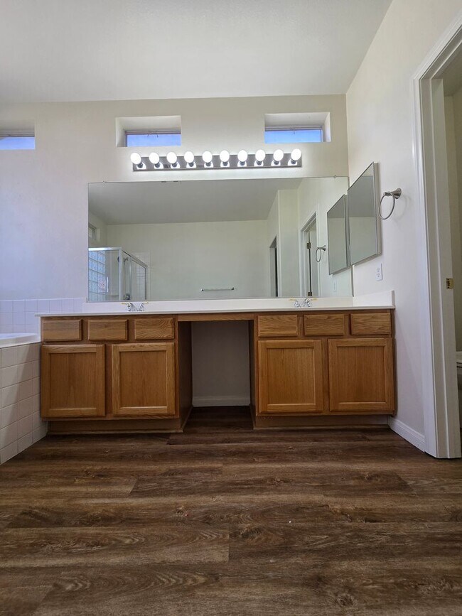 Building Photo - A Fabulous single story home in NW Las Vegas