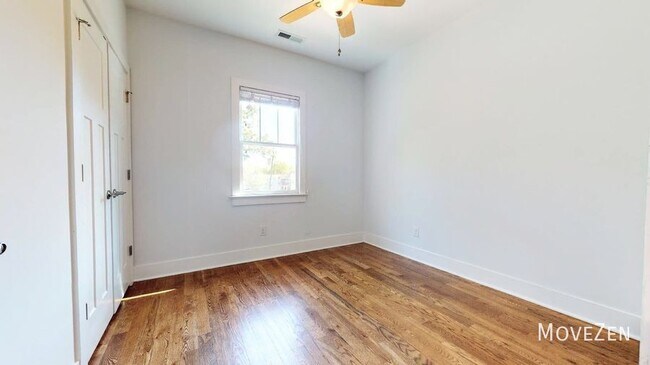 Building Photo - 822 E Lenoir St