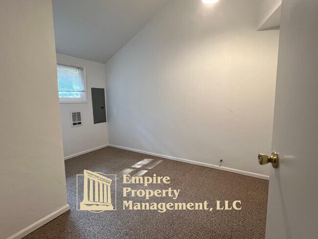 Building Photo - 87948 8th St