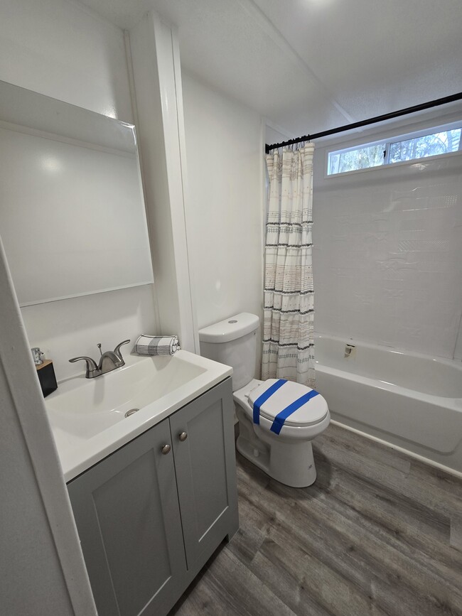 Building Photo - 960 N Rock Crusher Rd