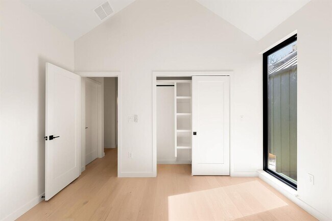 Building Photo - 3412 Gonzales St