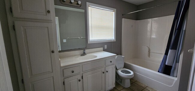 Building Photo - Wonderful 3 bed 2.5 Bath in Waldo! Available Now!