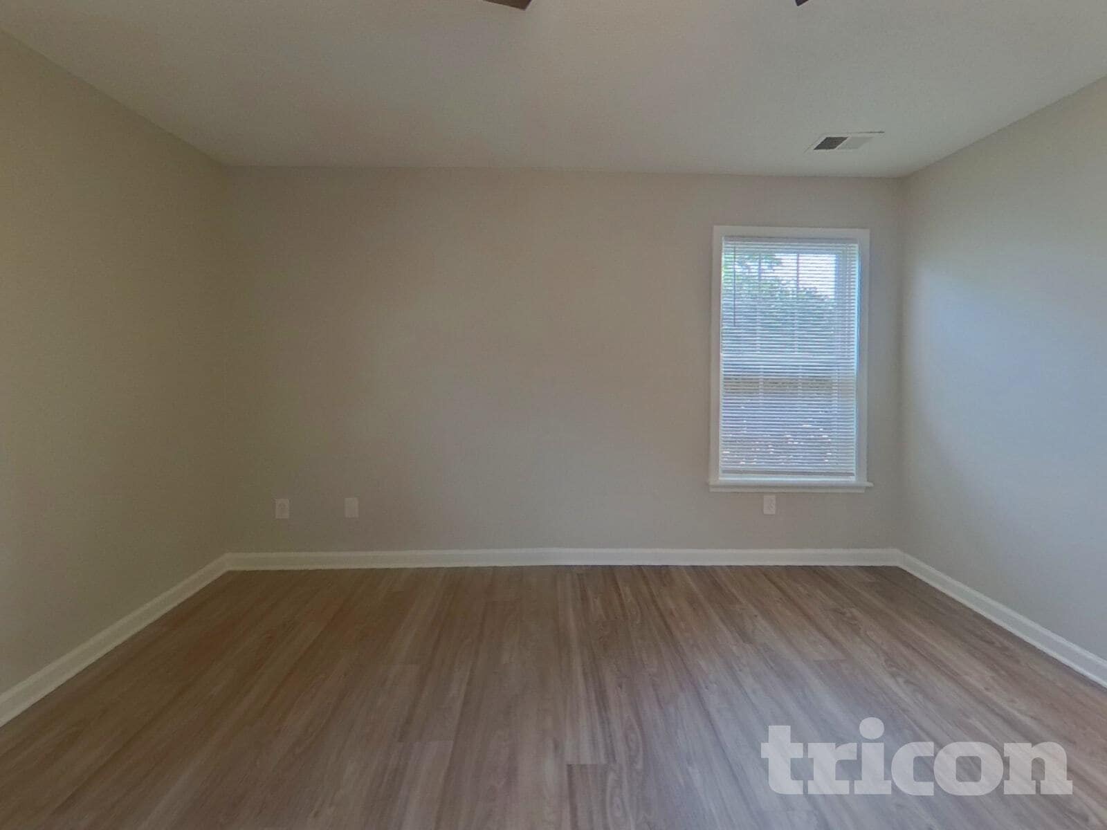 Building Photo - 608 Cottontail Ct N