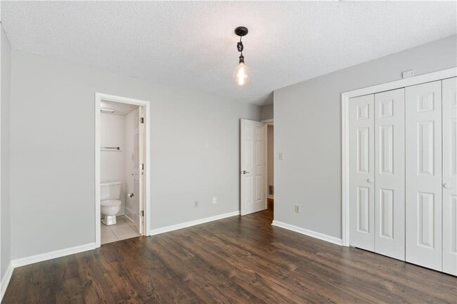Building Photo - 1731 Twin Brooks Dr SE
