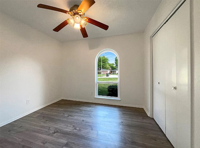 Building Photo - 2369 Laredo Ct