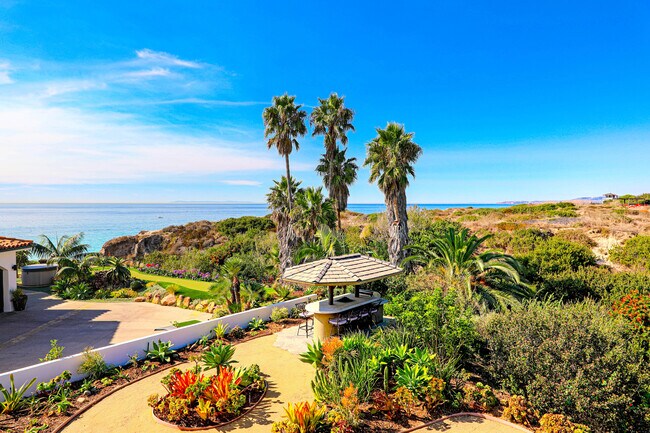 Building Photo - 3811 Vista Blanca
